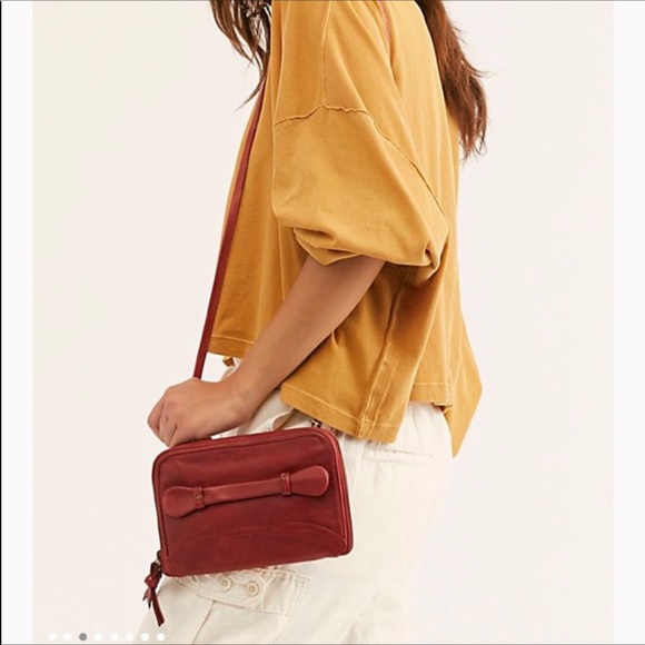 Free People Handbags - Free People Traveler Convertible Wallet Crossbody